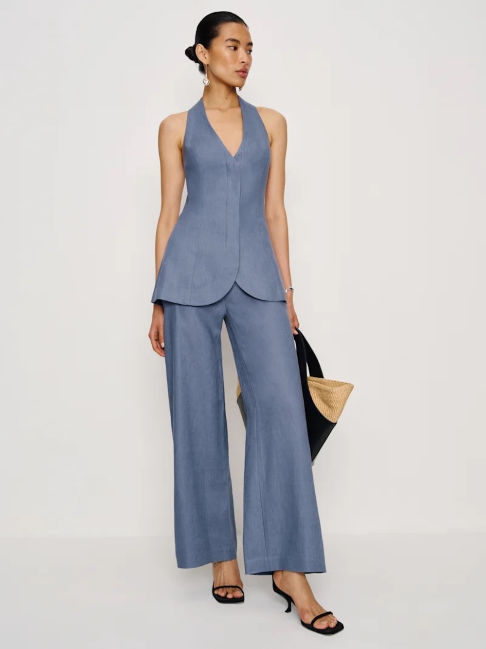 NWT reformation clove linen set in cornflower - size 2